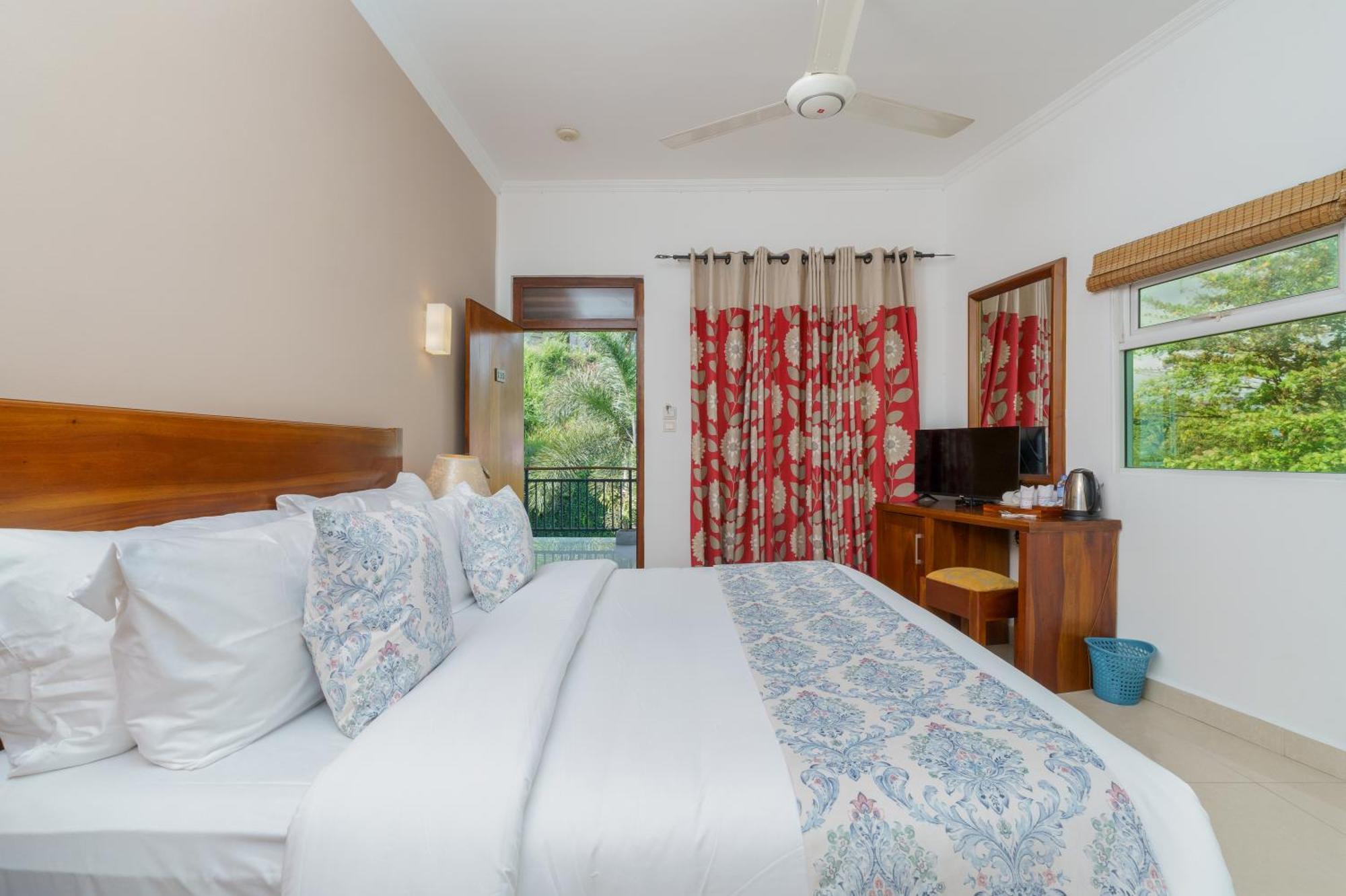 Hotel Travellers Nest Kandy Exterior foto