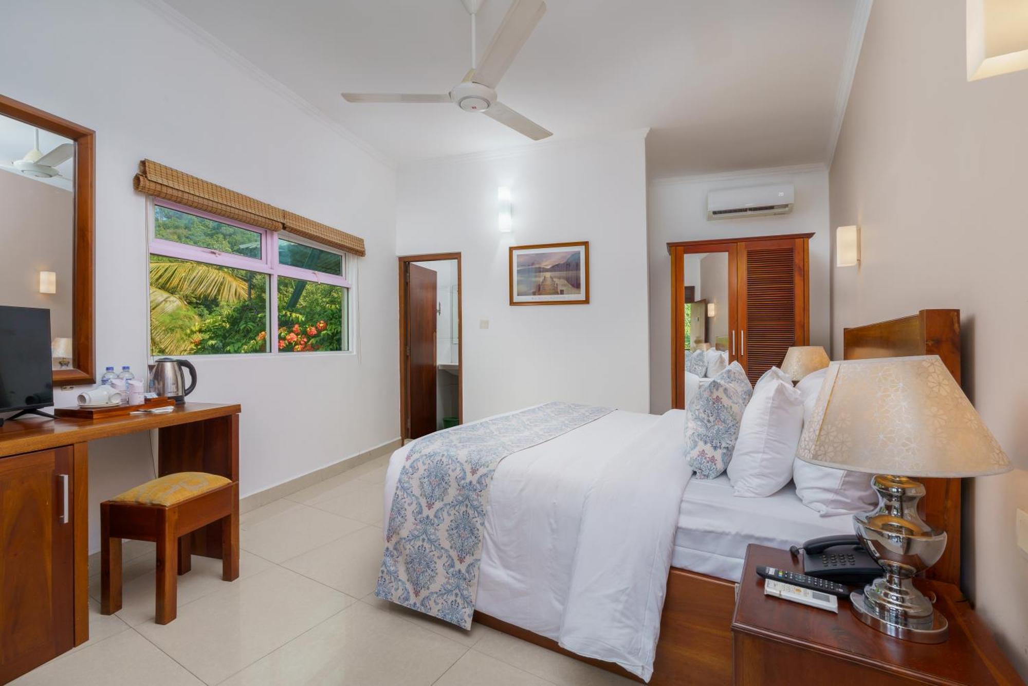Hotel Travellers Nest Kandy Exterior foto