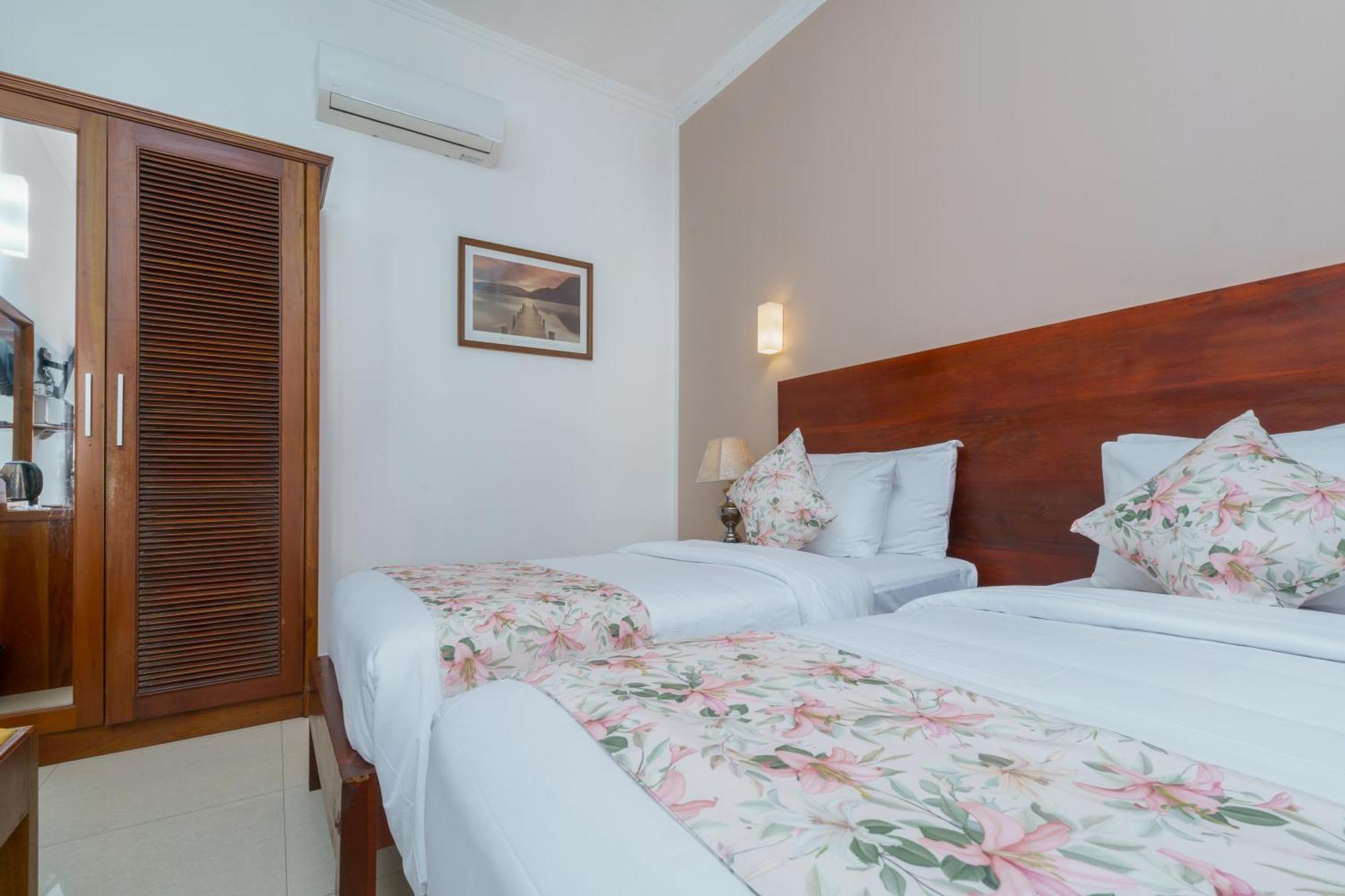 Hotel Travellers Nest Kandy Exterior foto